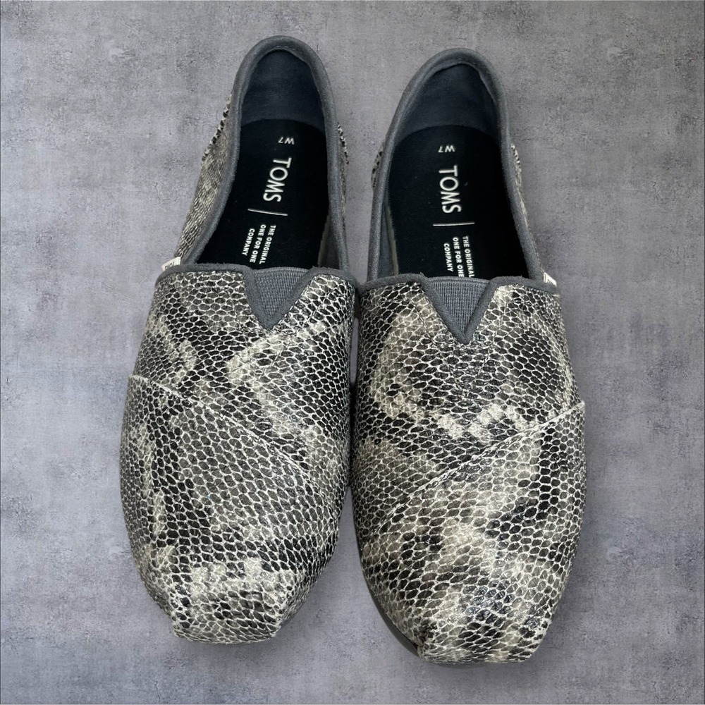 TOMS Alpargata Gray Snakeskin Print Espadrille Loafer Shoes Womens 7 Flats - Picture 2 of 9